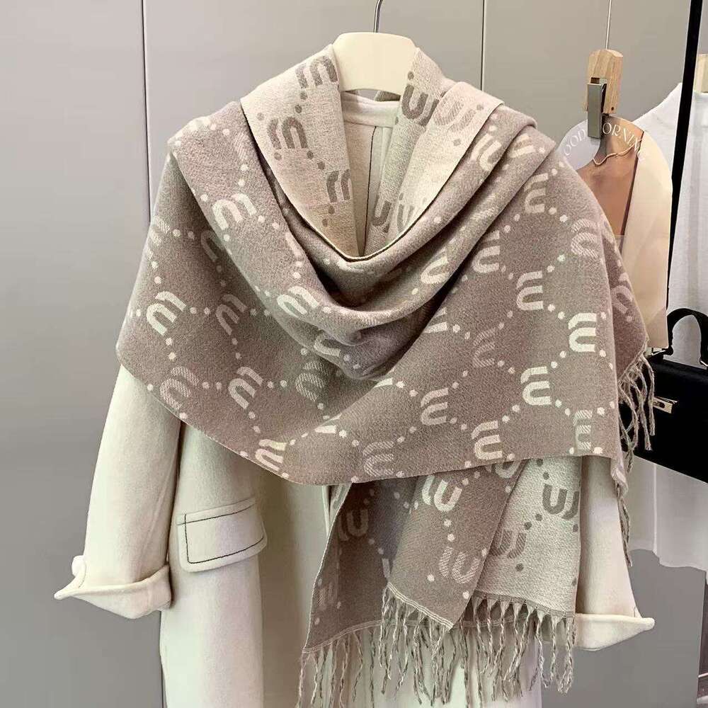 European and American High-End 2025 New Double-Sided Letter for Women Winter Trendy Brand Versatile Outerwear Shawl Warm Neck Scarf
