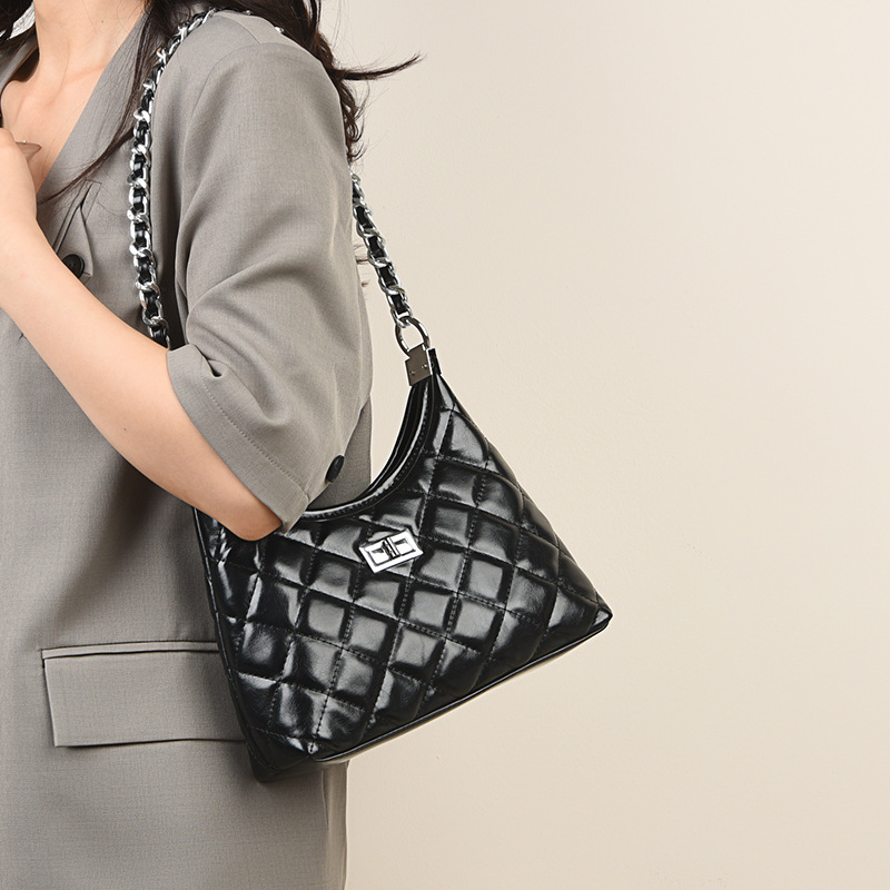 OULAIMEIZI designer bag 2025 new classic versatile casual tote bag with diamond grid chain, fashionable and trendy cross body bag for women