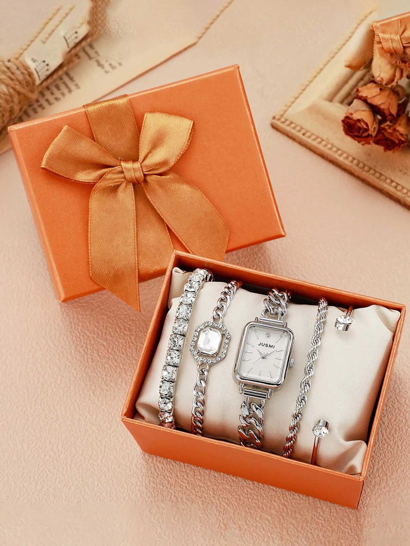 Fashionable Simple Square Dial No Number Alloy Wens Quartz Set with Diamond 5 Piece Set for Christmas and Than M251222