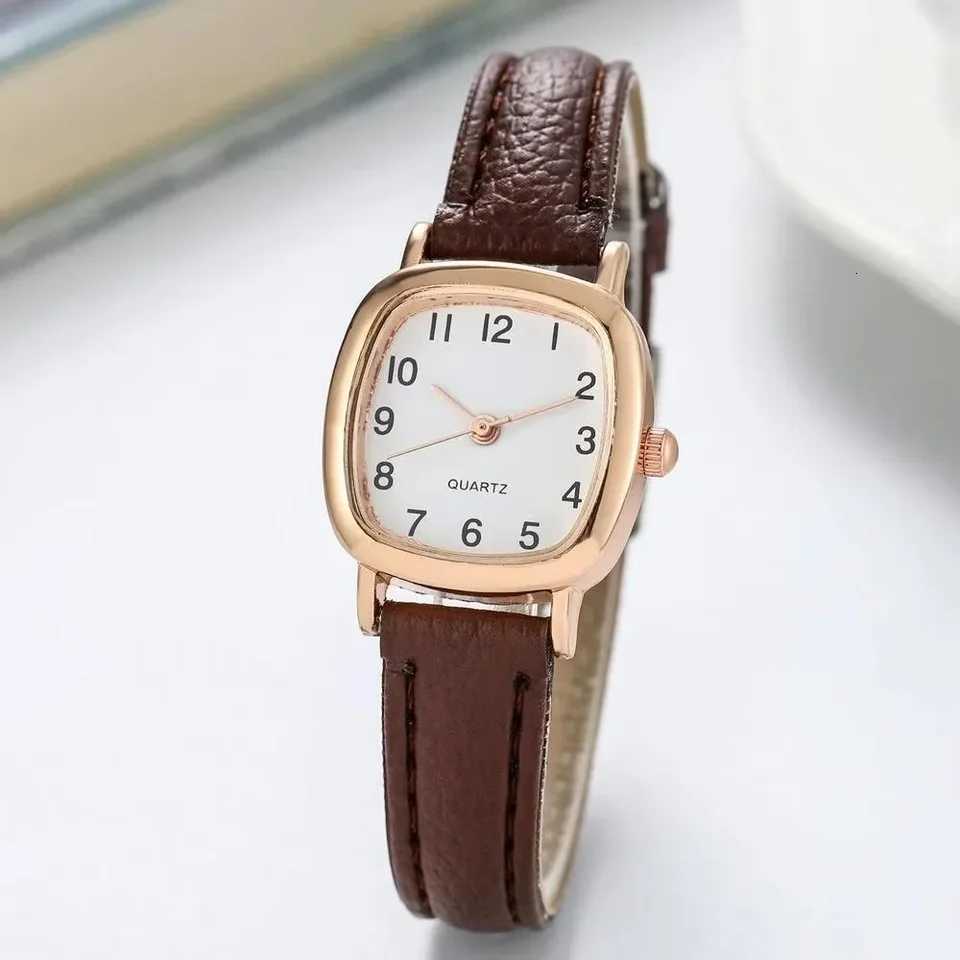 Ladies Square Wen Simple Small Dial Student es Vintage Belt Quartz Wrist M251222