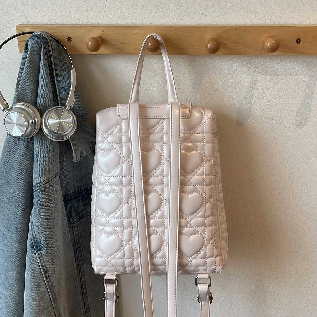 t Travel Backpack for Women Stylish and Lightweight Backpack Large Capacity Travel Backpack Commuter Tablet Bag School Bag for College Students Shoppi