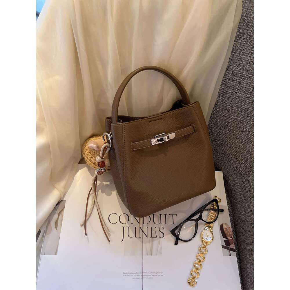 Cross-Border Foreign Trade Genuine Leather Bags 2025 Trendy fashion Shoulder Crossbody Niche Handbag Bucket Bag Women