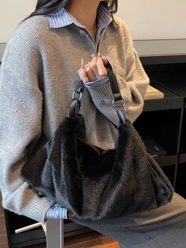 MAXI FAUX FUR BAG Fuzzy Fur Fluffy Large Handbag Womens Fashionable Tote Bag Elegant Ladies Luxury Designer Shoulder Bags Z251024