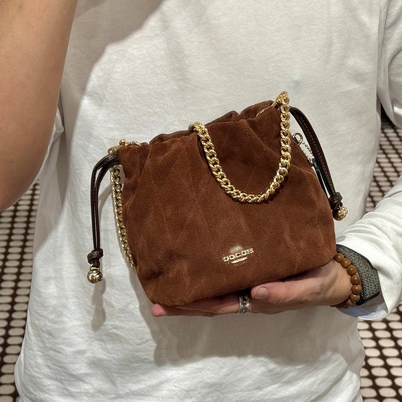 Designer shoulder bag soft Underarm bag Daily commuting bag cloud bag Handbag crossbody bag Luxury bag High quality retro fashionable Bag