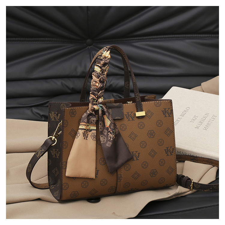 luyiweinasi Premium sense retro printing portable large-capacity tote bag women 2025 new commuter shoulder bag oblique span bag women