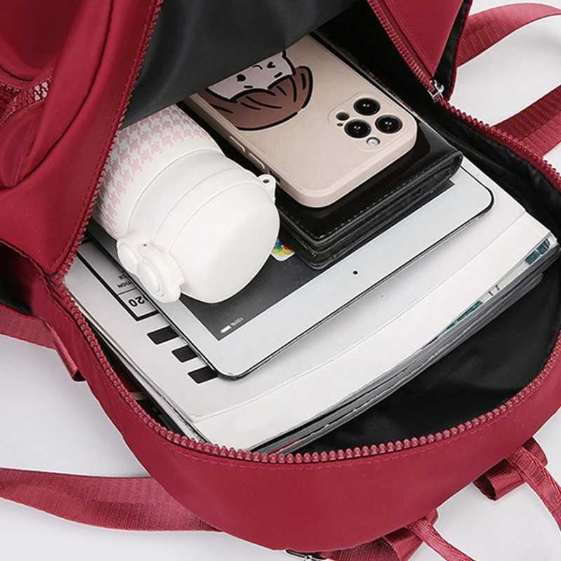 Neutral style backpack for men and women suitable for travel and outings Single shoulder bag with multiple pocketsM251222