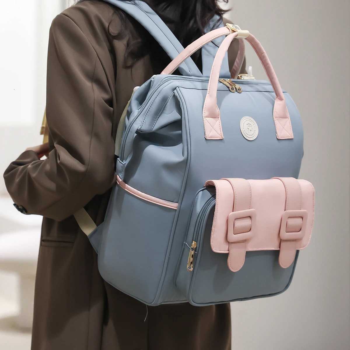 Parent-Child Mommy Bag Mother and Walking Bag Lightweight Satchel 2025 New Backpack Mother-In-Law Bag Travel Bag Boarding Student ClassM251222