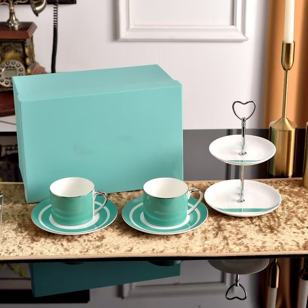 European Modern Fashion Ceramic Coffee Cup with Saucer Set Espresso Set for Latte Mocha Cappuccino Barista Art Sum Shelf Coffee Cups And Plates Set