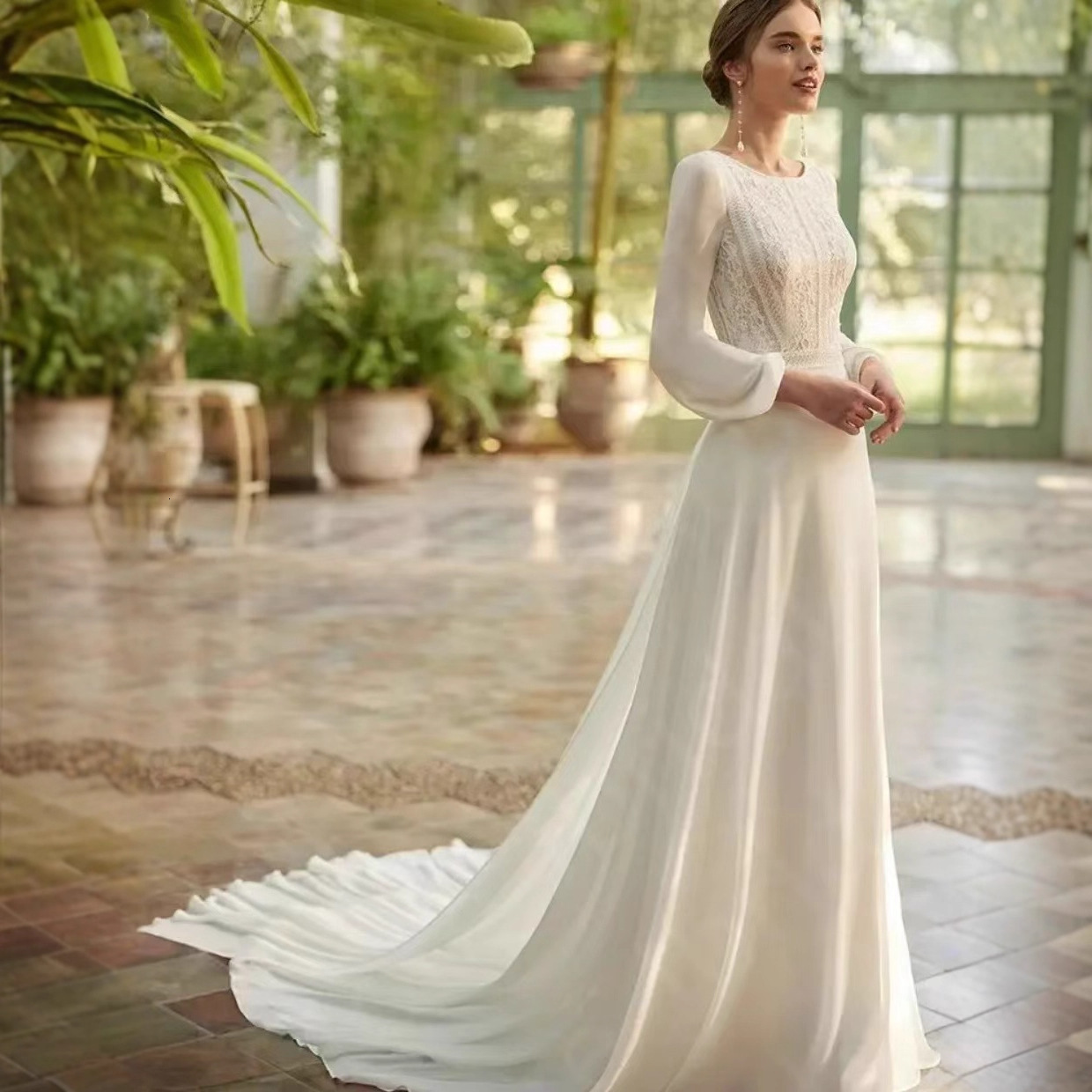 French Style Light Wedding Dress Bride Wedding Small Dress High-End Long Sleeve Train Mori Style Outdoor Dress Banquet Elegant Temperament 241112