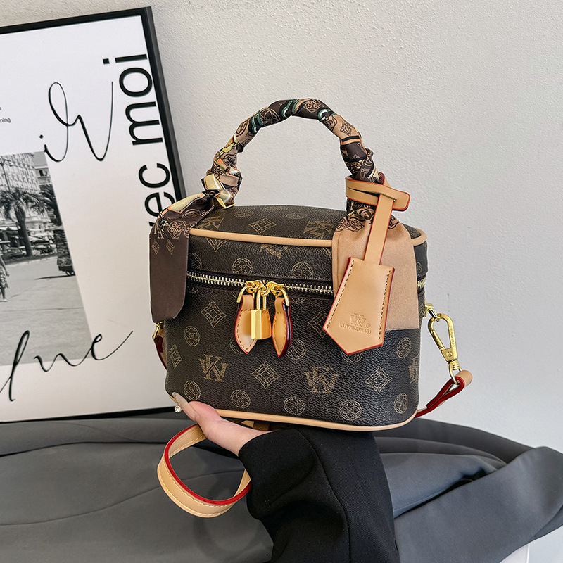 wk premium sense portable small square bag women 2025 new retro printing mini bucket bag shoulder bag oblique span bag women