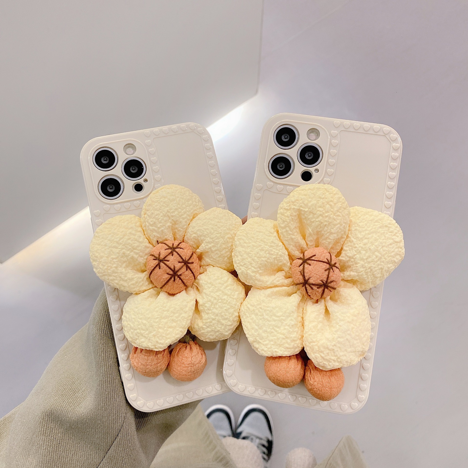 INS Fresh Flower Stamen Compatible with iPhone 13 Apple 11 Phone Case 12 for Women X/XR/XS Max Silicone 7/8 Plus