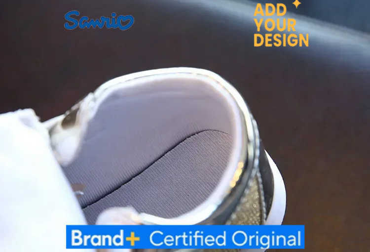 Sanrio New Disney Children Luminous Shoes Boys Girls Hello Kitty Shoes Flashing Lights Fashion Sneakers Toddler Little Kid LED Sneakers H2512231