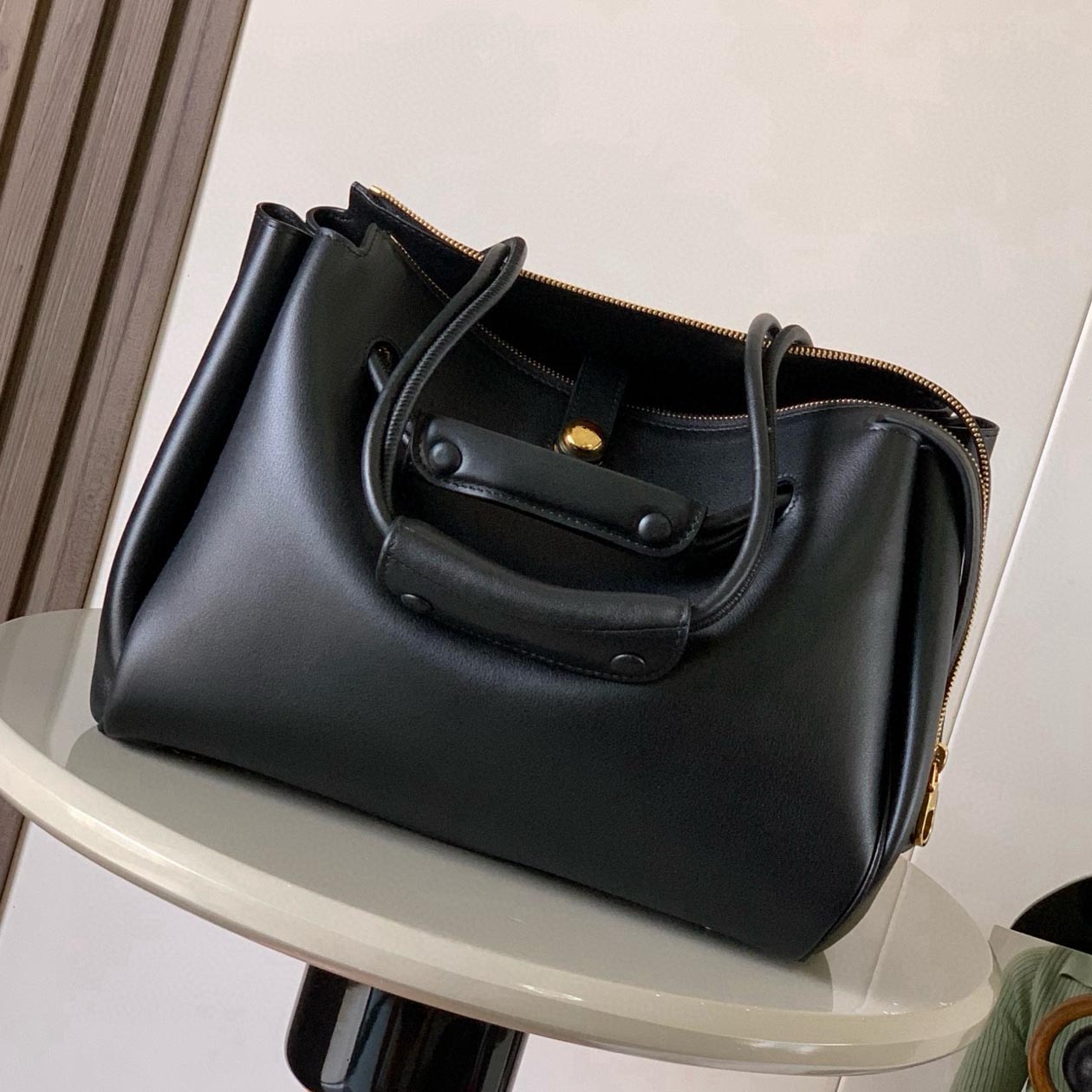 Designer bag Madrid handbag tote bag women's shoulder bag genuine leather crossbody bag 2026 latest shopping bag travel bag magnetic buckle zipper opening beach bag