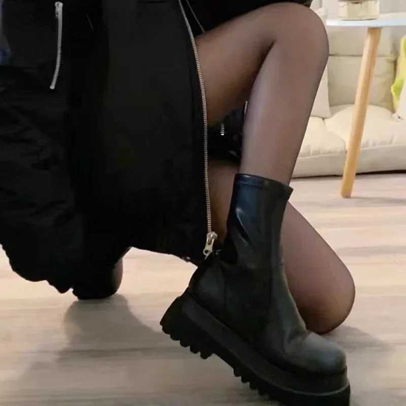 2024 New Winter Punk Style Women Ankle Boots Fashion Thick Sole Zippers Short Boot Ladies Elegant Platform Flats Heel ShoesT251223