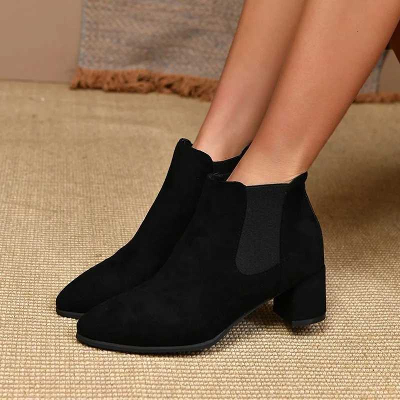 New Autumn Winter Women Boots Pointed Toe Slip on Female Ankle Booties Fashion Simple Low Heel Short Chelsea Boots Botas MujerT251223