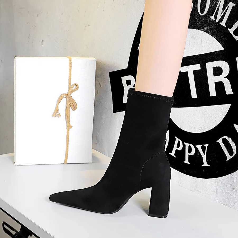 Plus Size 43 Thick Heel Ladies Work Boots Black Flock Sexy Slim Slip-On Ankle Boots Autumn Women Pointed High Heels Party ShoesT251223