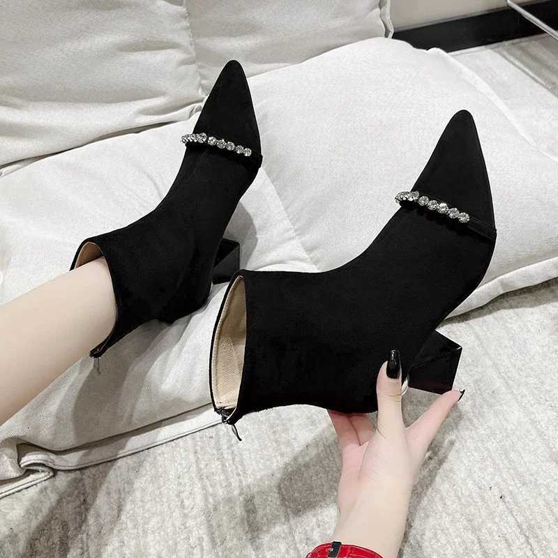 2024 New Fashion Solid Color Pointed Toe Rhinestone Womens Boots Comfortable and Versatile Back Zipper Spring and AutumnT251223