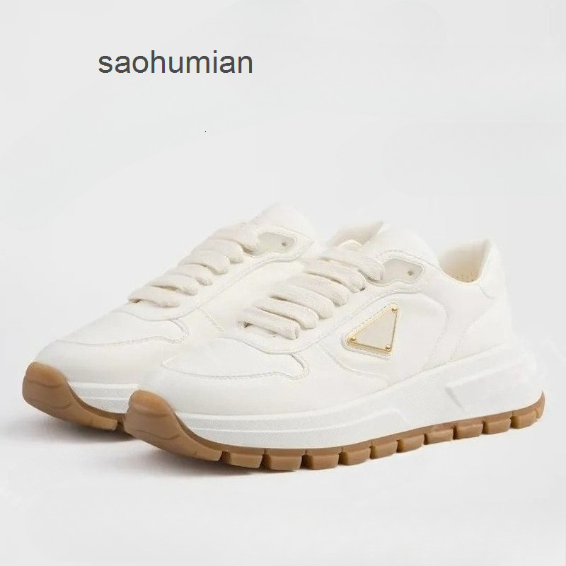 Designer mens and womens casual white sports shoes luxury black shoes red label series highquality mesh beef cowhide splicin pradacups pradashoesmen pradas GS02