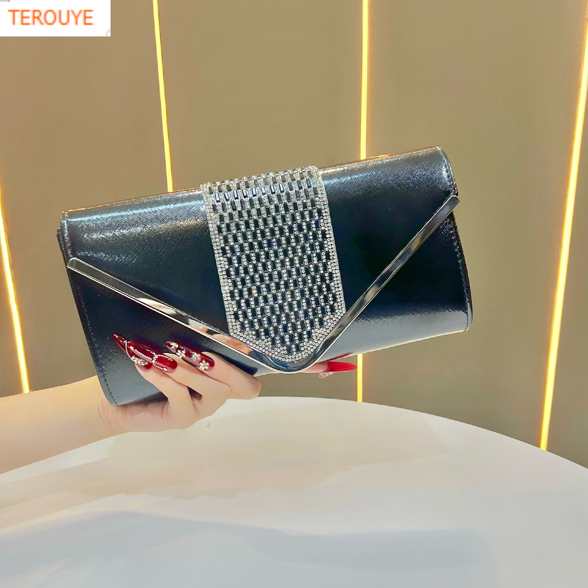 TREOUYE Autumn New Women's Diamond Inlaid Packaging Versatile Decorative Handbag Trendy Style Fashion Women's Wallet
