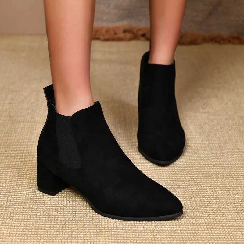 New Autumn Winter Women Boots Pointed Toe Slip on Female Ankle Booties Fashion Simple Low Heel Short Chelsea Boots Botas MujerT251223