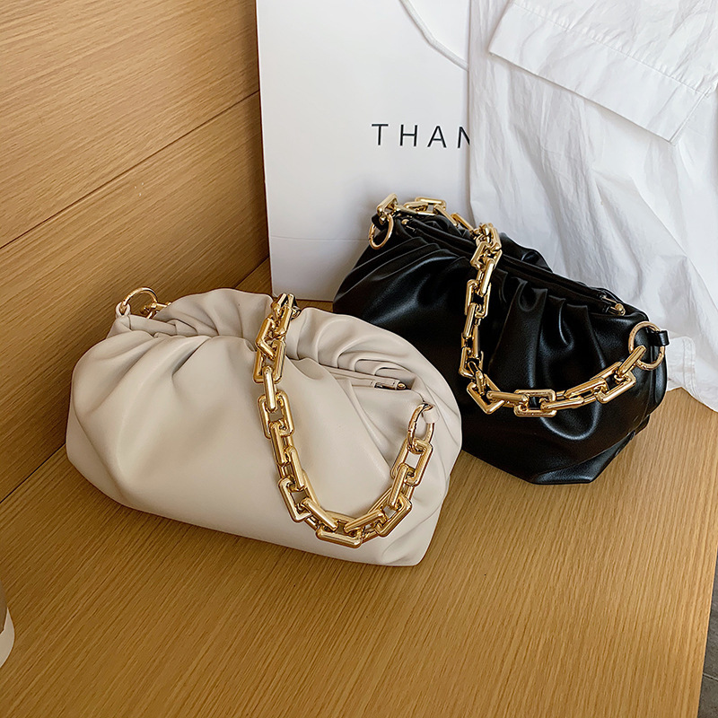 2023 Cloud Womens Bag Korean Style Casual Fashion Shoulder Bag Chain Internet Celebrity Crossbody Handbag 240816