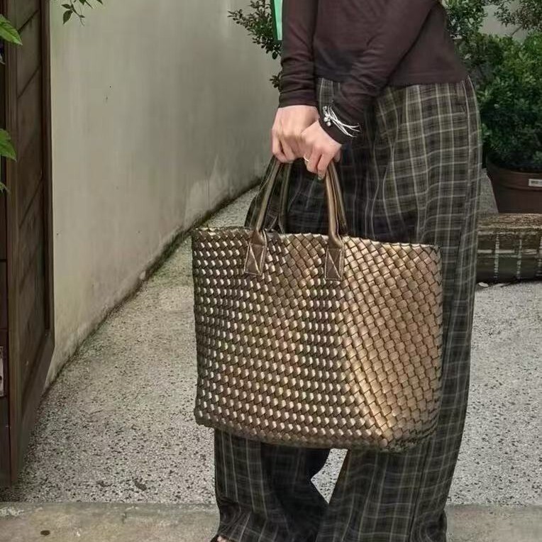 Handwoven Handheld for Women 2024 New Large Capacity Tote Travel Versatile Shoulder Bag