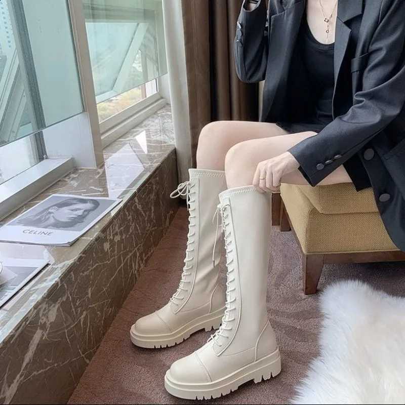 Female 2025 New Autumn and Winter High Cut Thick Soled Black Lace Up Boots That Dont Cross The Knee TrendT251223