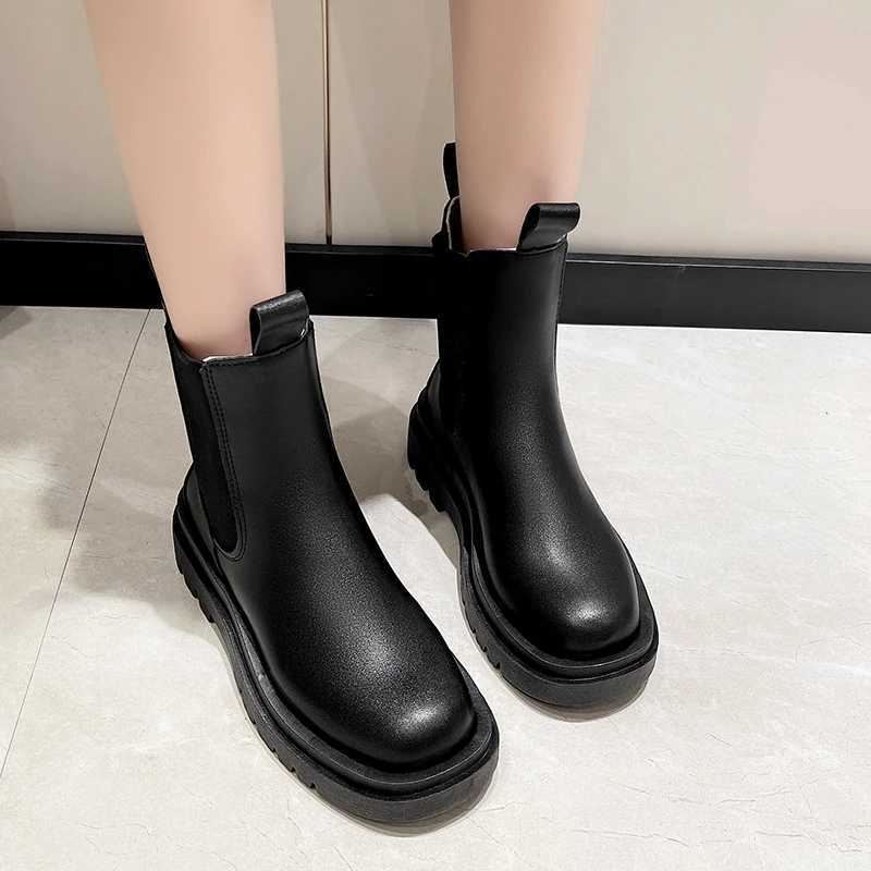 2024 New Women Walking Designer Casual Outdoor Square Heel Boots Women Slip on Retro Platform Motorcycle Boots Shoes for WomenT251223