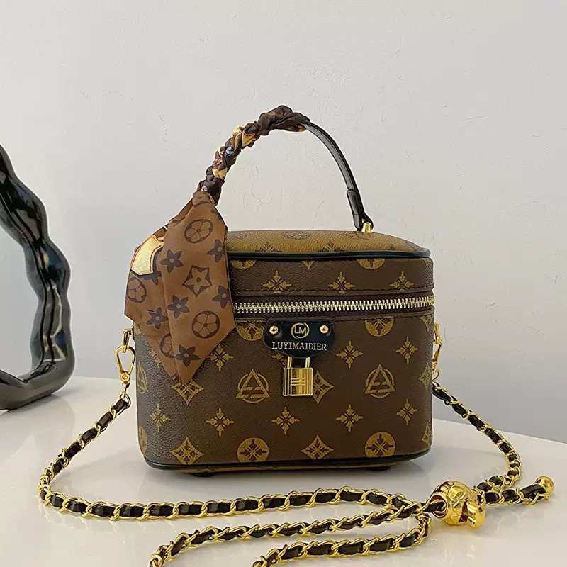 Free shipping Style Handbag for Women 2025 Niche brand new Single Shoulder Crossbody High-End Boston Pillow Shell Bag