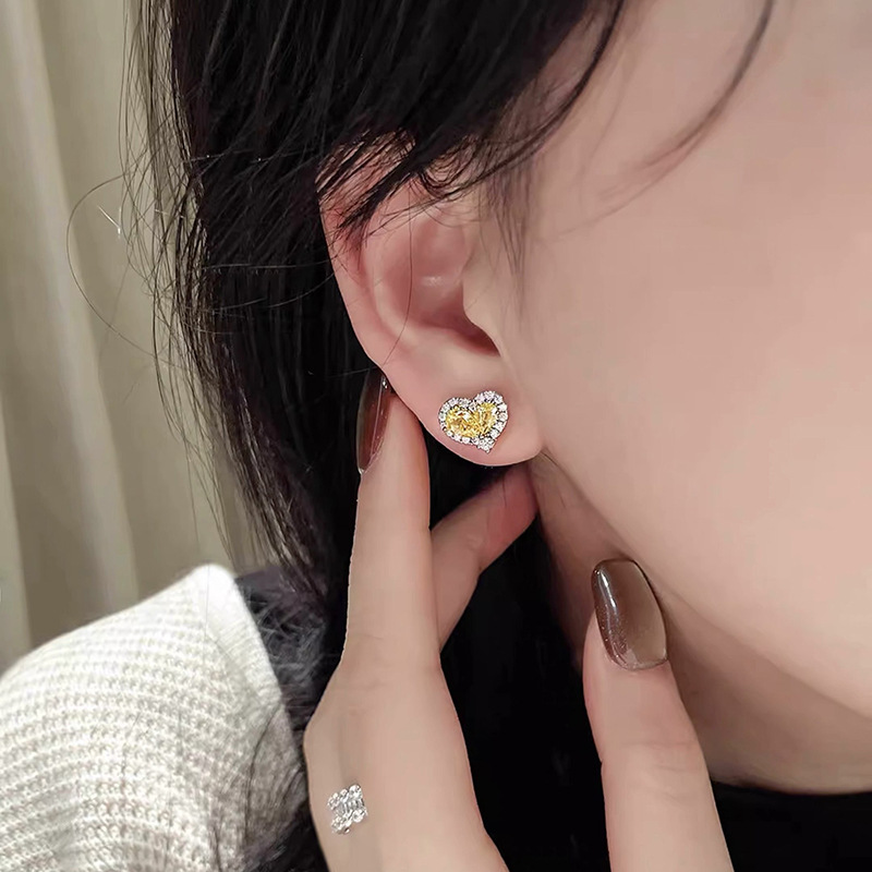 Real Gold Plated Silver Needle Zircon Heart Exquisite Elegant Daily Commuting Versatile Earrings Light Luxury Niche Ear Jewelry - view 5