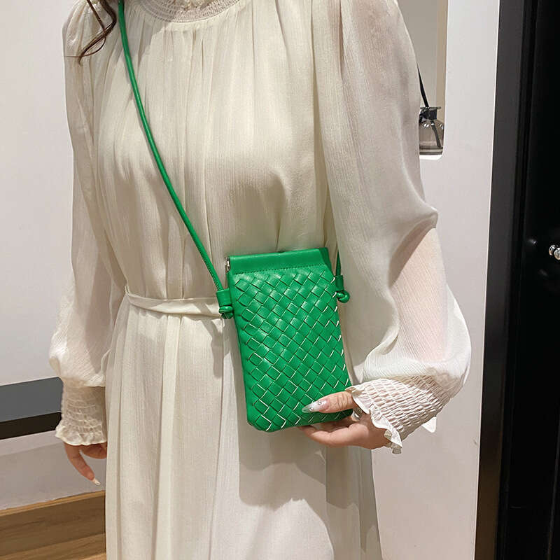 High-end Retro Woven Phone for Women 2024 Summer New Mini Shoulder Lipstick Earphone Crossbody Bag