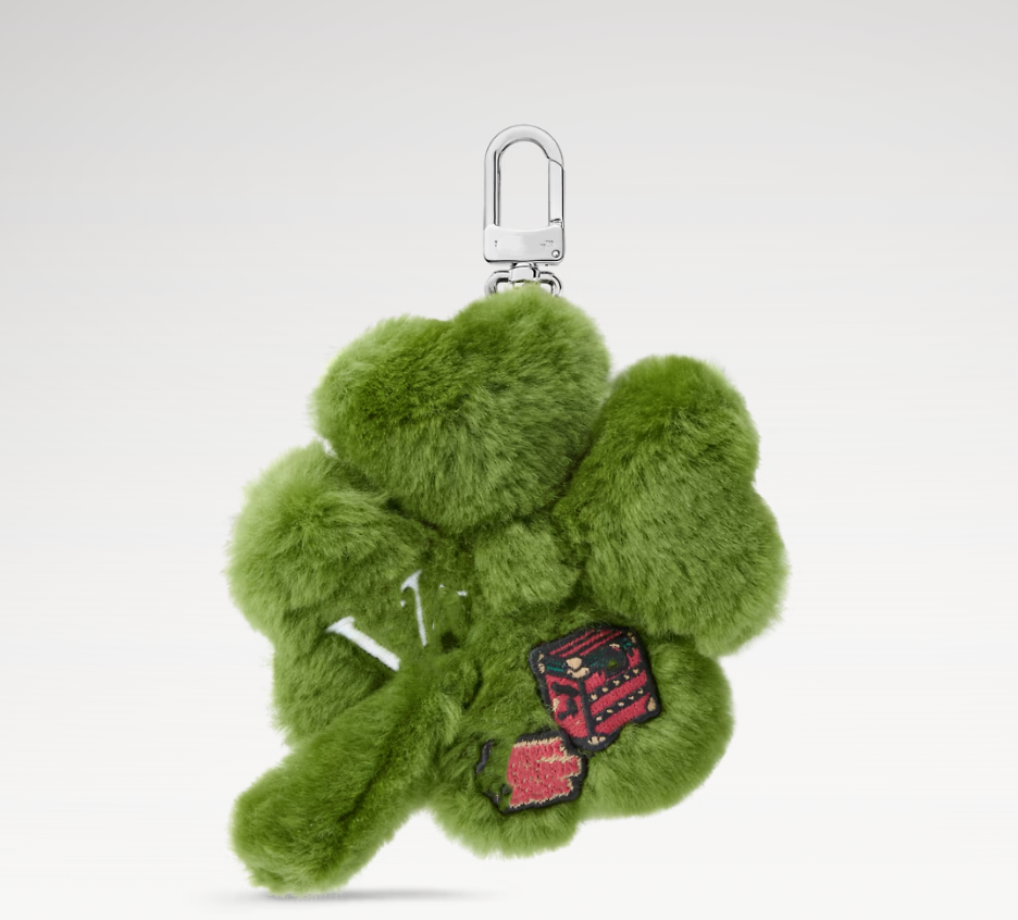 Keychains Lanyards With Box New Lucky Designer keychain Green Furry Accessories bag charm luxury designers v Keychain Handmade Leather Keychains Women Bag Pendant
