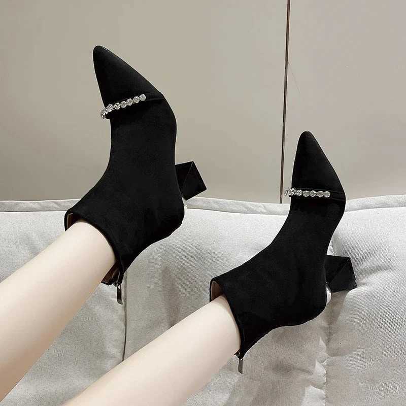 2024 New Fashion Solid Color Pointed Toe Rhinestone Womens Boots Comfortable and Versatile Back Zipper Spring and AutumnT251223
