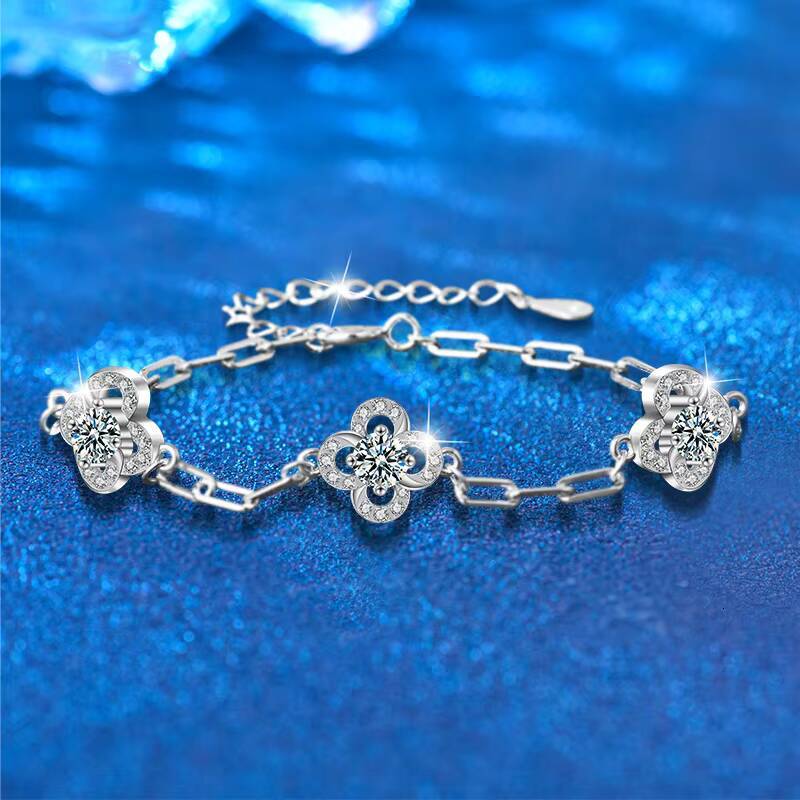 XRZ014 Fashion Sterling Silver 925 Lucky Luxury Moissanite Four Leaf Clover Bracelet Women Wedding Fine Jewelry Diamond Gift