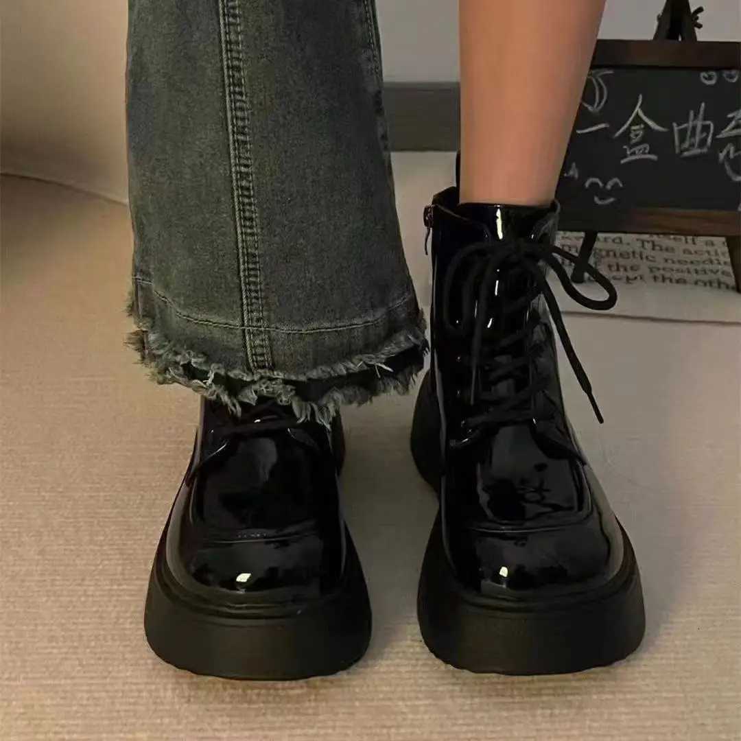 2025 Spring New Womens Boots Fashion Retro Thick Soled Tall Casual Boots Versatile British Style Big Head Strap Short BootsT251223