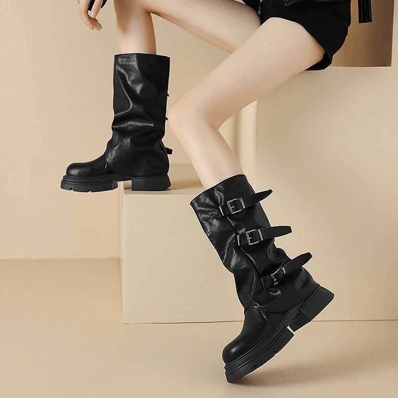 Womens 2024 Classic Belt Buckle Design Street Fashion Womens Rider Boots Stylish Versatile Platform Gothic BootsT251223