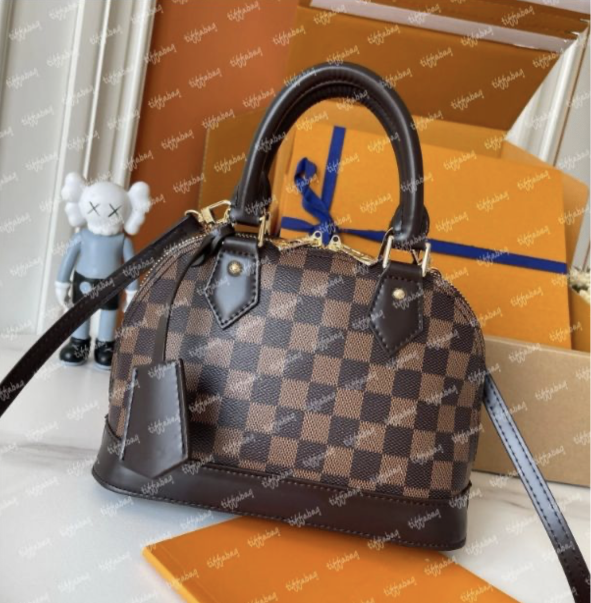 Designers Almas BB Top Handle Shell Handbag with Luxury Carrying Bag Backband Womens Classic Printed Leather Shoulder Bag Mens Wallet Cross body Handbag 12Aaa