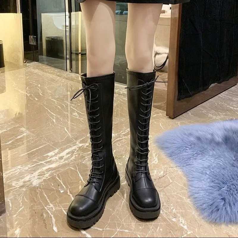 Female 2025 New Autumn and Winter High Cut Thick Soled Black Lace Up Boots That Dont Cross The Knee TrendT251223