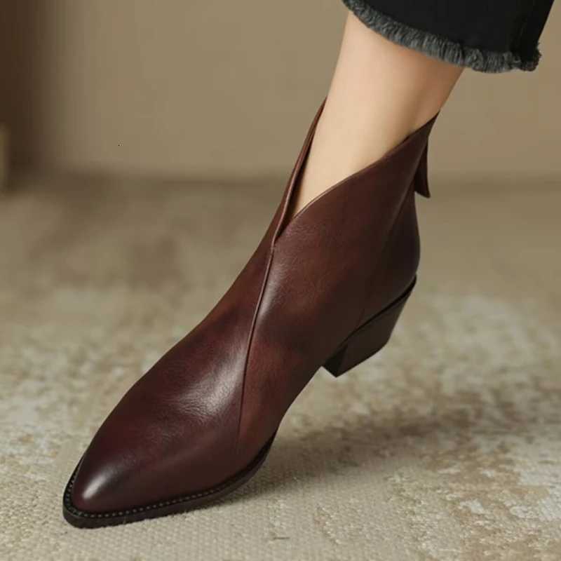 New Spring/autumn Genuine Leather Ankle Boots Pointing Toe Womens Boots Fashion Retro Chelsea Boots High Heels Womens ShoesT251223