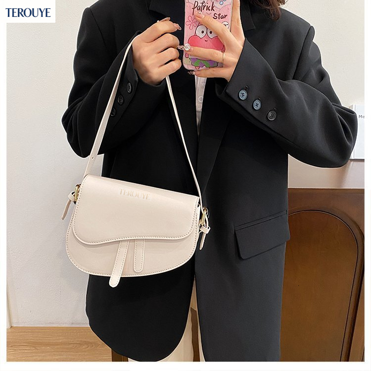 TREOUYE autumn atmosphere new niche bag simple design popular fashion crossbody bag elegant saddle bag women's shoulder bag
