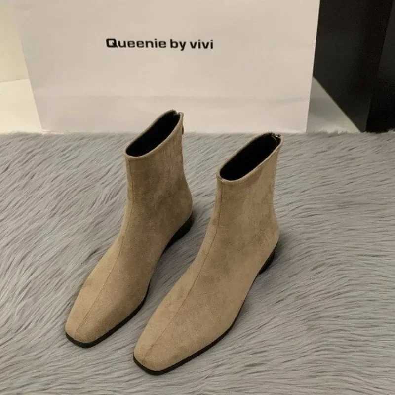 Designers New Womens Fashionable Suede Ankle Boots Womens Back Zipper Low Heel Shoes Womens Elegant Modern Short BootsT251223