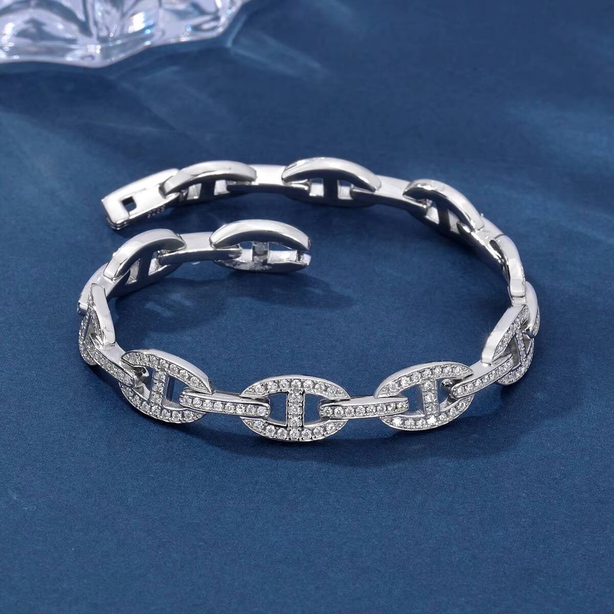 Luxury 925 Sterling Silver Pig Nose VVS Moissanite Diamond Womens Bracelet with GRA Certificate