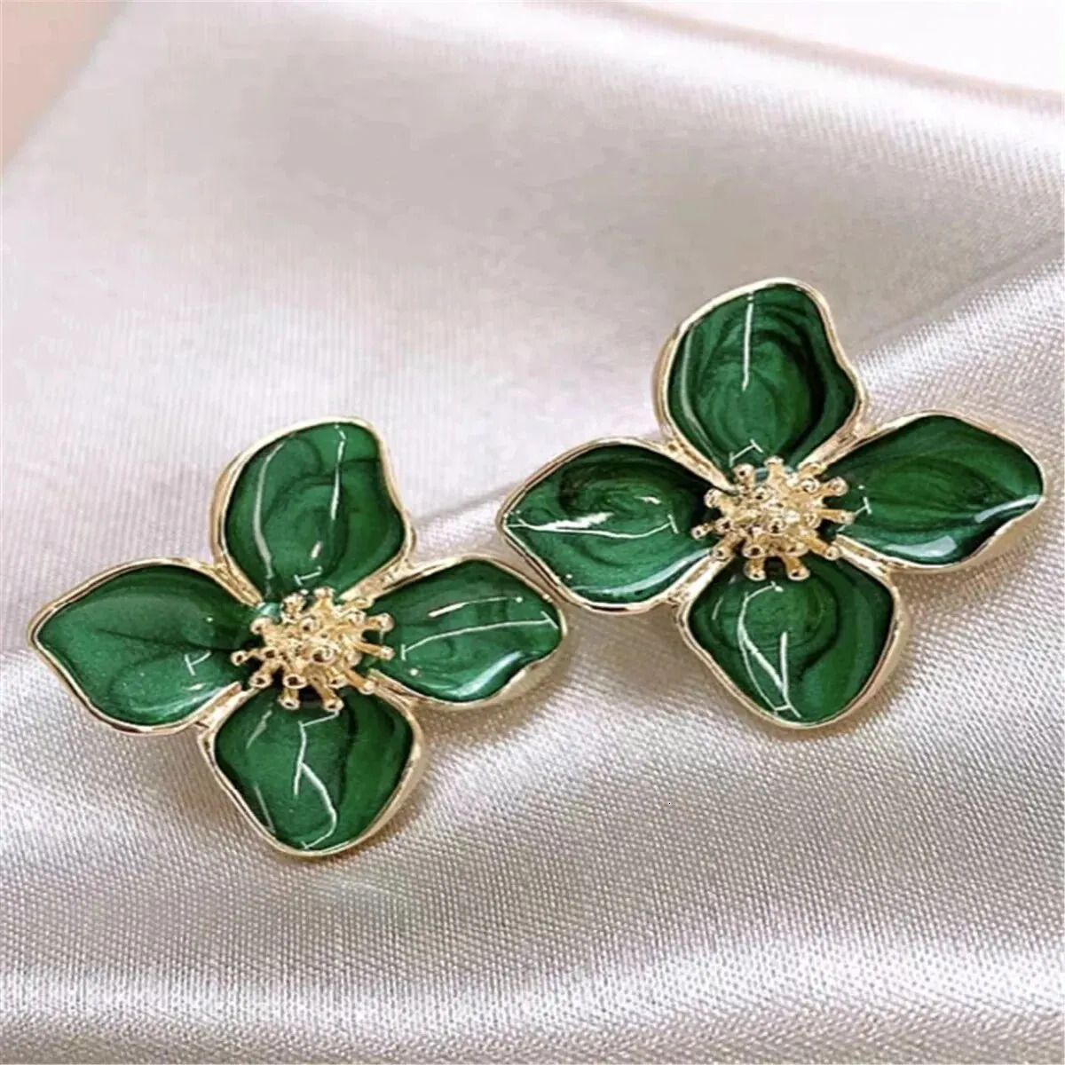 Gold Color Metal Flower Shape Green Epoxy Earrings Stud For Women Milky Color Enamel Girl Cute Post Earrings Ins Fashion Jewelry 251222