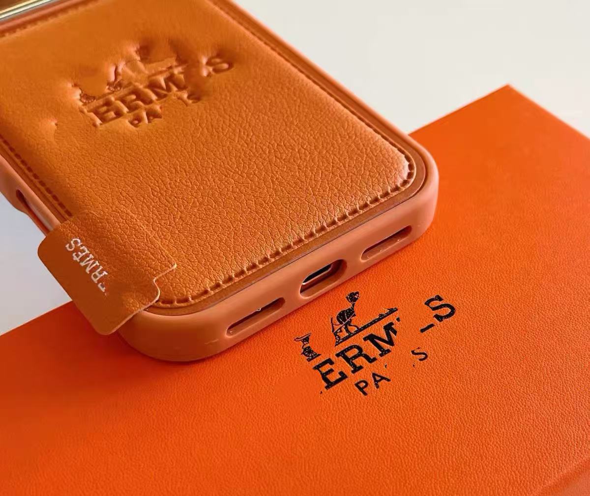 Designer leather phone case iPhone 17 Pro Max 16 15 14 13 Fashionable and creative big brand element phone case