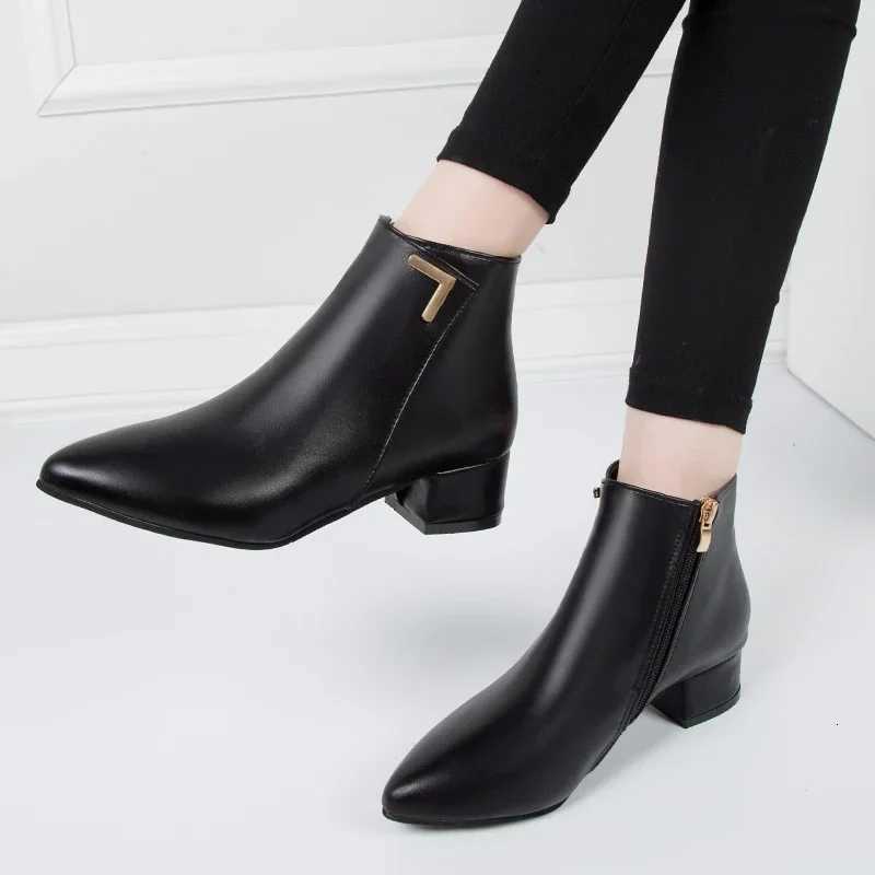 2024 New Style Fashion Womens Boots Casual Leather High Heels Spring Womens Shoes Pointed Toe Side Zipper Office High Heels 42T251223