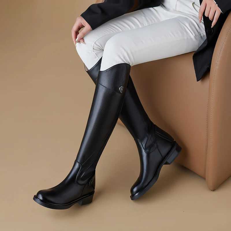 Womens Equestrian Supplies Long Boots Trend Equestrian Boots Riding Equipment Non-Slip Ultra Footwear Resistant Horse Rider ShoeT251223