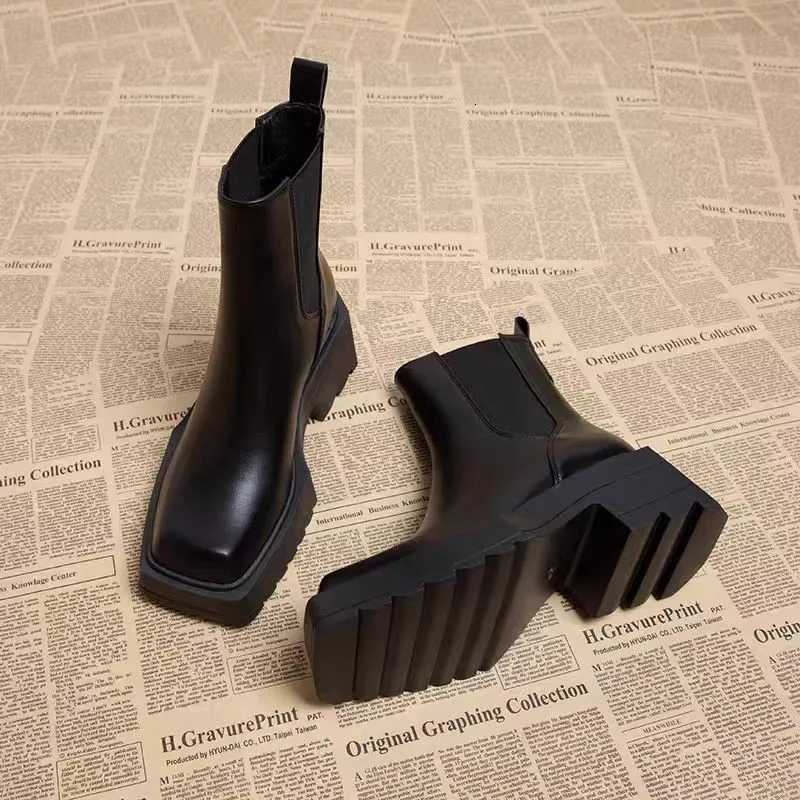 Small woman slim cigarette boots thick-soled square head thick heel Chelsea womens boots Hepburn short bootsT251223