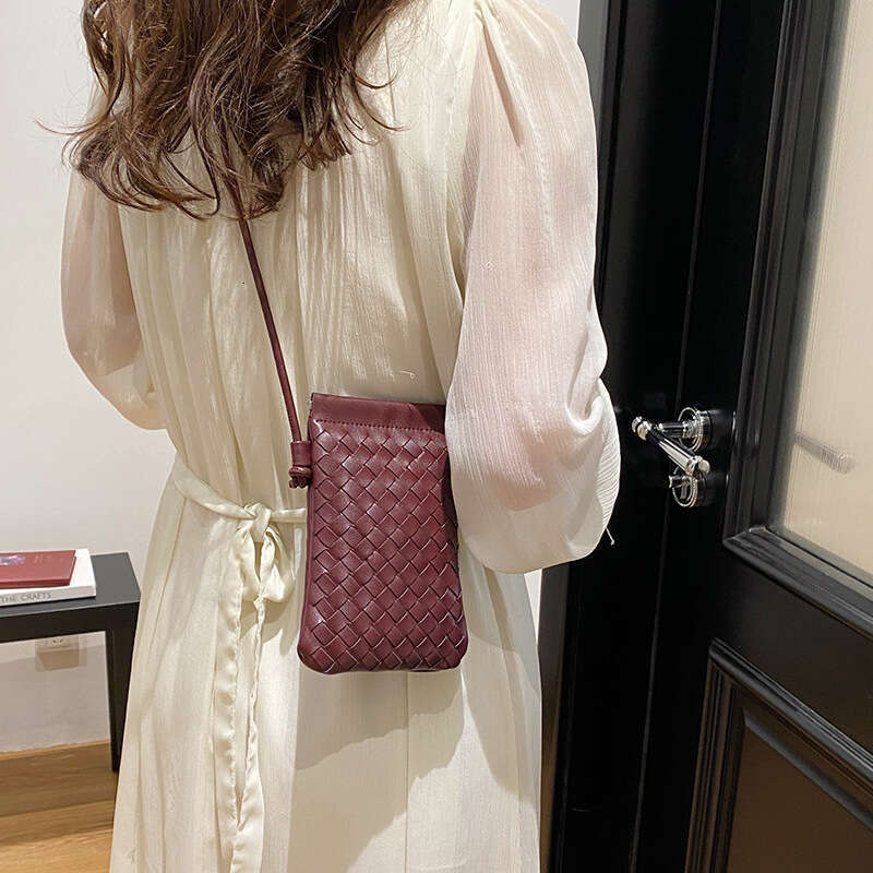 High-end Retro Woven Phone for Women 2024 Summer New Mini Shoulder Lipstick Earphone Crossbody Bag