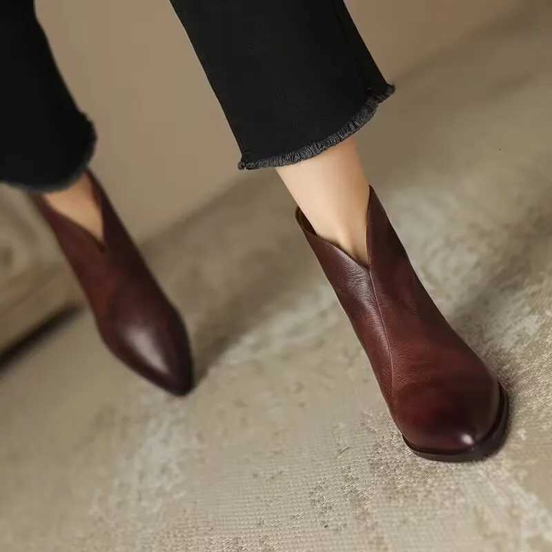 New Spring/autumn Genuine Leather Ankle Boots Pointing Toe Womens Boots Fashion Retro Chelsea Boots High Heels Womens ShoesT251223