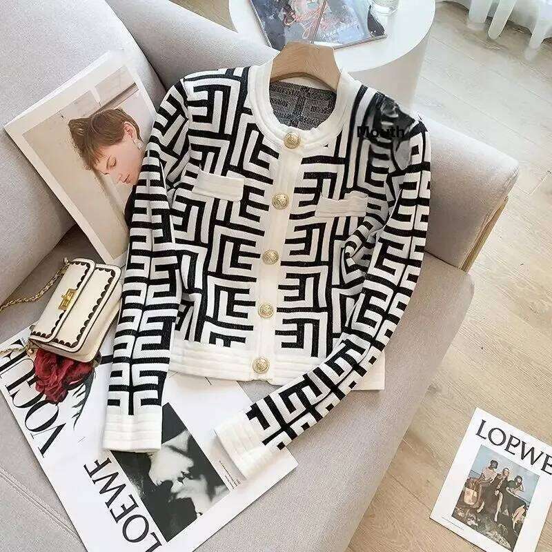 French Vintage Short Knitted Cardigan Women's Autumn Winter Fashion Ladylike Sweater Jacket Trendy Style Quality Material